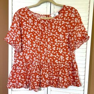 Homebody boutique Size Small ruffle hem short sleeve babydoll blouse